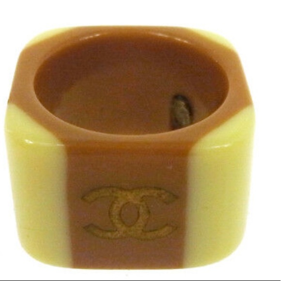 ❌SOLD!!Chanel CC Ring 💍 - Picture 2 of 4